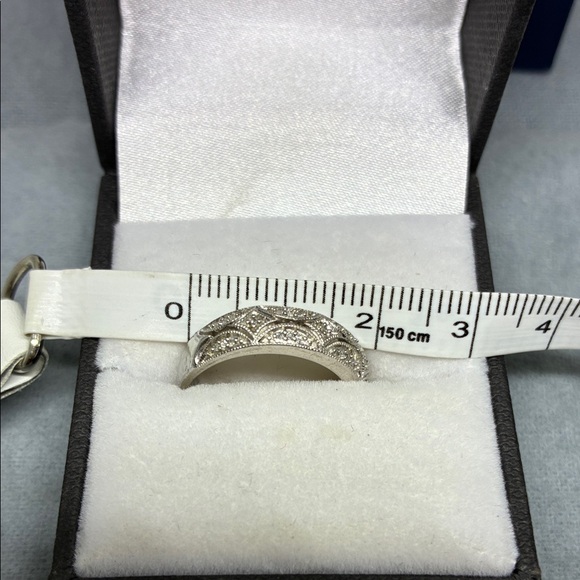 Elegant .925 Silver Ring/Band with Diamonds - Picture 8 of 8